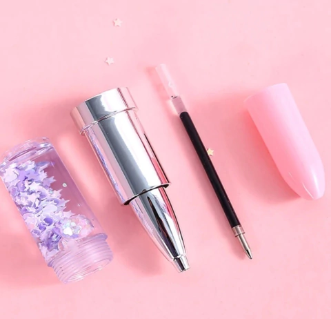 LAPICERA EN FORMA DE LABIAL