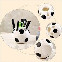 PORTA LÁPICES EN FORMA DE PELOTA