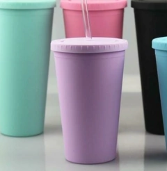 Vaso con sorbete y tapa en internet