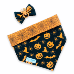Conjunto bandana Halloween abóboras e morcegos dupla face teia de aranha e laço