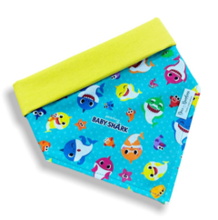 Bandana Baby Shark dupla face amarela para pet