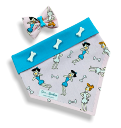 Bandana e laço Betty e Wilma Flintstones dupla face azul com ossinhos para pet