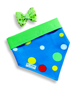 Bandana e laço bolinhas azul carnaval dupla face limão para pet