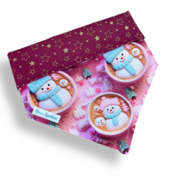 Bandana dupla face com tema de boneco de neve e estrelinhas, ideal para pets.