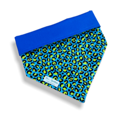 Bandana azul Brasil animal print personalizada com nome do pet e número - Doce Bandana