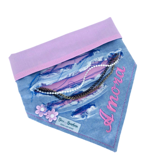 Bandana Trend jeans claro com rosa personalizada com nome do pet