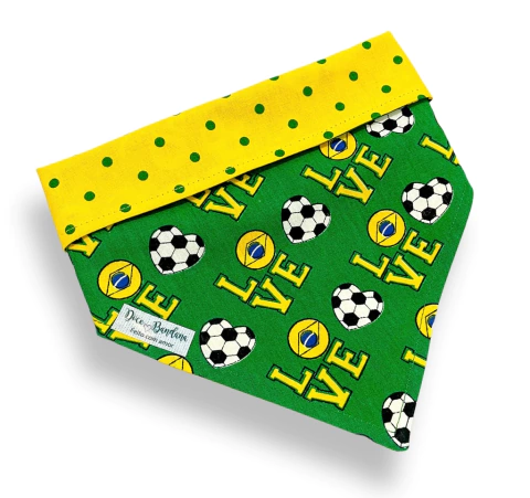 Bandana Brasil ama futebol verde para pet