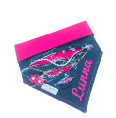 Bandana Trend jeans escuro com pink personalizada com nome do pet
