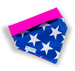 Bandana estrelinhas carnaval azul dupla face rosa para pet