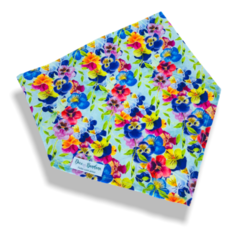 Bandana flores amor perfeito para pet
