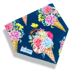 Bandana flores e doces para pet