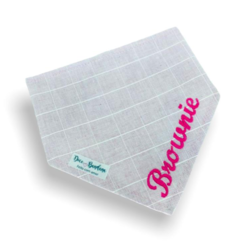 Bandana grid rosa com nome do pet