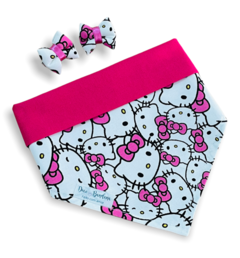 Bandana e lacinhos Hello Kitty rostinhos dupla face rosa para pet