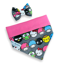 Bandana e laço Turminha Hello Kitty rostinhos dupla face rosa para pet