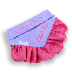 Bandana lilás corações babado personalizada com nome do pet