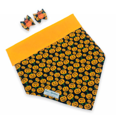 Conjunto bandana Halloween mini abóboras dupla face laranja e par de lacinhos