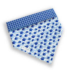 Bandana patinhas dupla face xadrez azul para pet