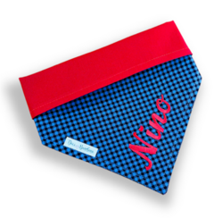Bandana xadrez azul com nome do pet dupla face vermelha