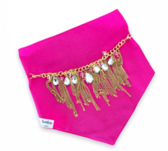 Bandana pink com colar dourado