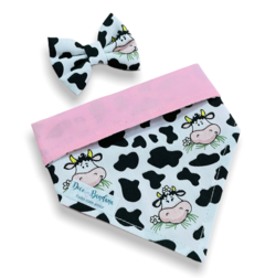Bandana e laço vaquinha fofinha dupla face rosa para pet