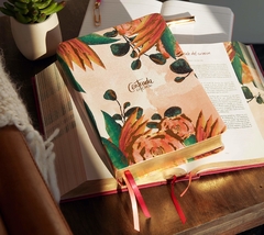 Biblia Centrada en Cristo Floral en internet