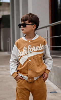 Campera de frisa universitaria california de varon (art. 511) - tienda online