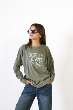 Imagen de Remera pre lavada unisex JUST doble estampa
