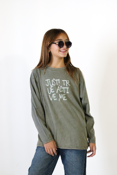 Remera pre lavada unisex JUST doble estampa en internet