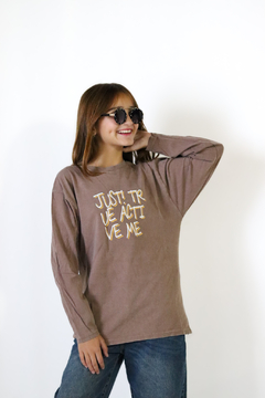 Imagen de Remera pre lavada unisex JUST doble estampa