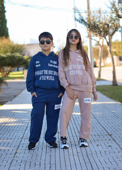 Conjunto de Varon PRESENTS en tela Darlon premium importado en internet