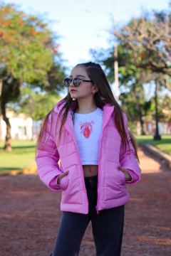 Campera lisa con bolsillos plaque con piel por dentro de nena en internet