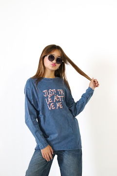 Remera pre lavada unisex JUST doble estampa - tienda online