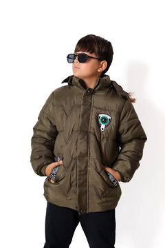 Campera IMPORTADA con aplique de varon con piel por dentro en internet