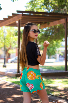 Short de fibrana floreado