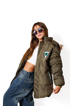Campera IMPORTADA con aplique de NENA con piel por dentro en internet