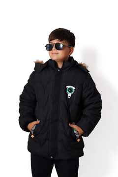 Campera IMPORTADA con aplique de varon con piel por dentro - Kids Store