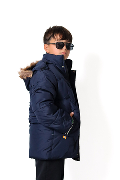 Campera IMPORTADA con aplique de varon con piel por dentro - comprar online