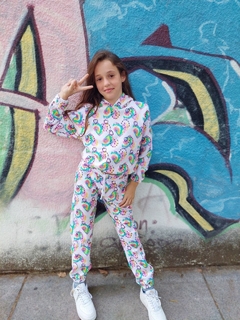 CONJUNTO BATIK CORAZONES ESTAMPADOS DE FRIZA (PANTALON + BUZO) - tienda online