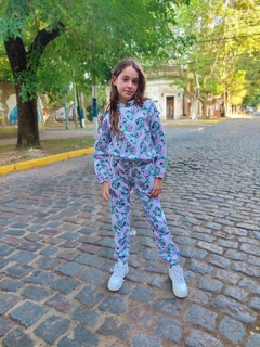CONJUNTO BATIK CORAZONES ESTAMPADOS DE FRIZA (PANTALON + BUZO) - comprar online