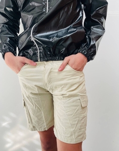 Bermuda cargo de gabardina con pasa cinto y botón art. 917 - tienda online