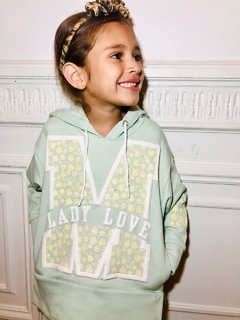 BUZO DE FRISA "M" DE NENA EXCELENTE CALIDAD - comprar online
