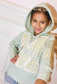 BUZO DE FRISA "M" DE NENA EXCELENTE CALIDAD - Kids Store