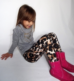 Imagen de REMERA CON APLIQUES DE DIAMANTES