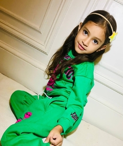 CONJUNTO FRISADO FOREVER EMOJI DE NENA (BUZO + PANTALON) en internet