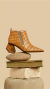 BOTA KROKO EM COURO CARAMELO – ESTILO WESTERN E CANO BAIXO na internet