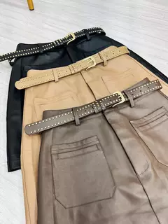 Saia Couro Bolso Frontal na internet