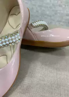 SAPATILHA DE FESTA VERNIZ COM PEROLAS ROSE - Filhas do Rei Distribuidora Roupa Infantil e Juvenil
