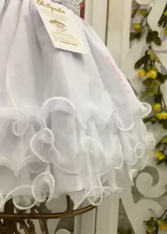 VESTIDO BRANCO DE FESTA INFANTIL LUXO COM SAIA EM CAMADAS E BORADADO DE PEROLAS NO BUSTO - loja online