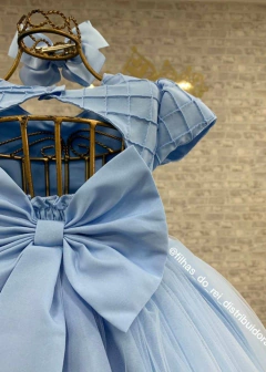 VESTIDO AZUL DE FESTA INFANTIL BUSTO EM DRAPEADO E COM APLIQUES DE BORBOLETAS 3D