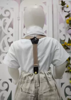 CONJUNTO CAMISA MANGA CURTA COM SHORT BEGE DE SARJA E SUSPENSÓRIO - comprar online